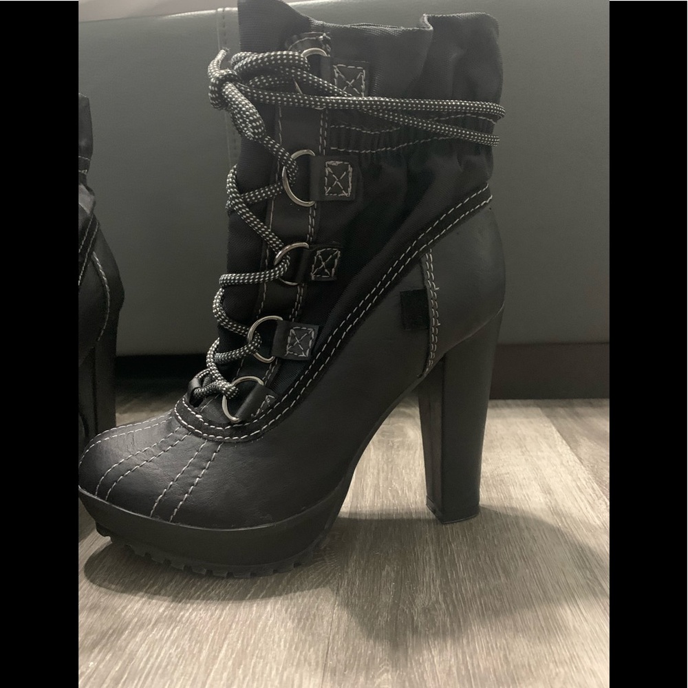 Brand new combat la w up heel boot 8.5